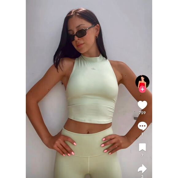 Alo tank and airlift leggings set size large - iced green tea - Picture 2 of 15